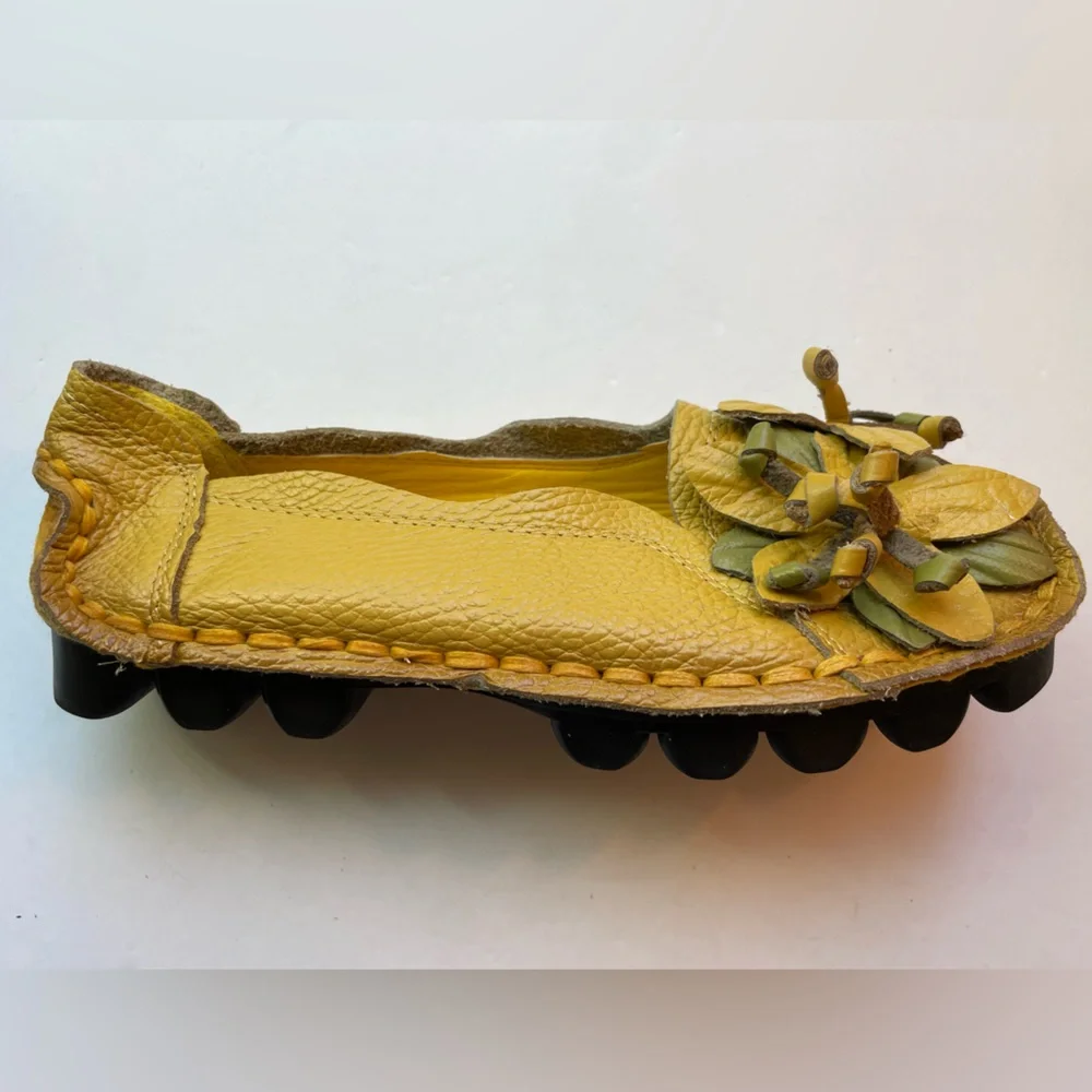 Socofy Bohemian yellow and green flower leather slip on shoes. Size 7.5 NWOT - Picture 9 of 9